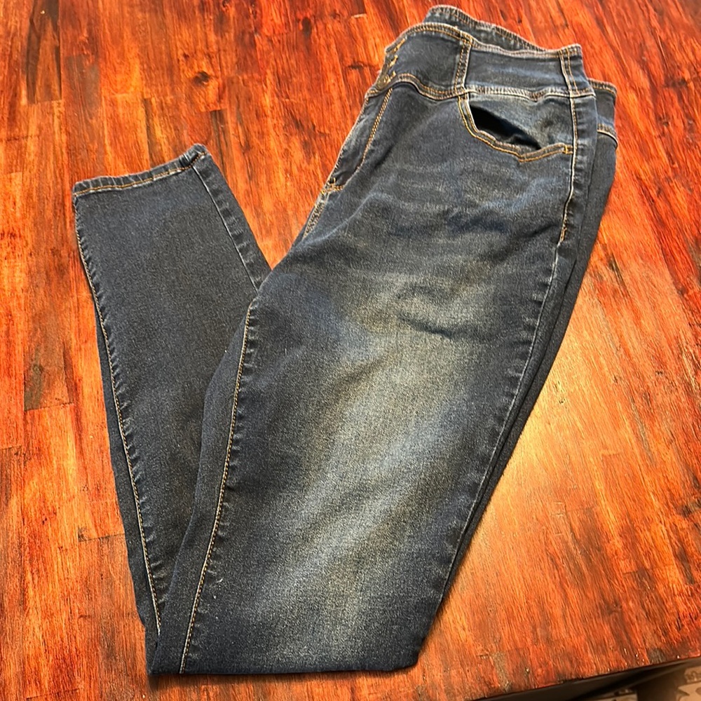 Fashion to fiqure jeans
